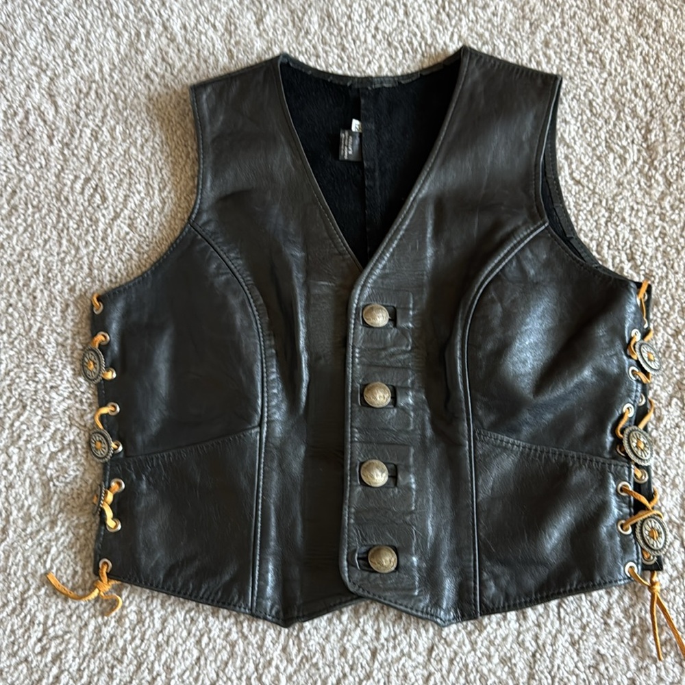 Kelly’s Leather Works 100% Leather Black Vest Buffalo Nickel Concho size 12 - Picture 7 of 10